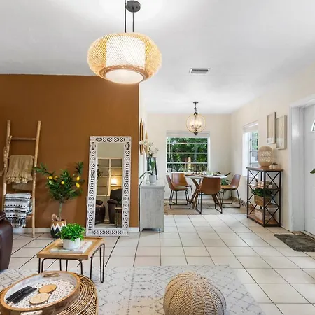 Boho 3Br Miami Retreat Firepit & Outdoor Bar Villa